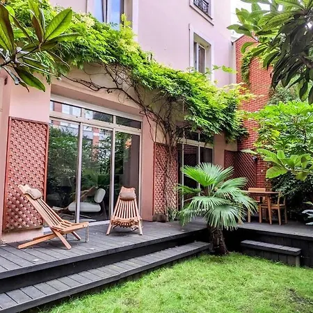 Beautiful With Private Garden Appartamento Parigi