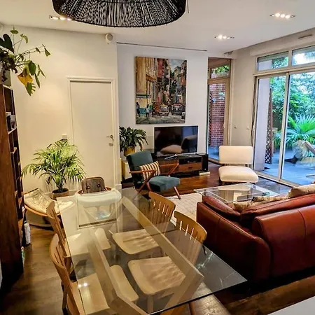 Beautiful With Private Garden Appartamento